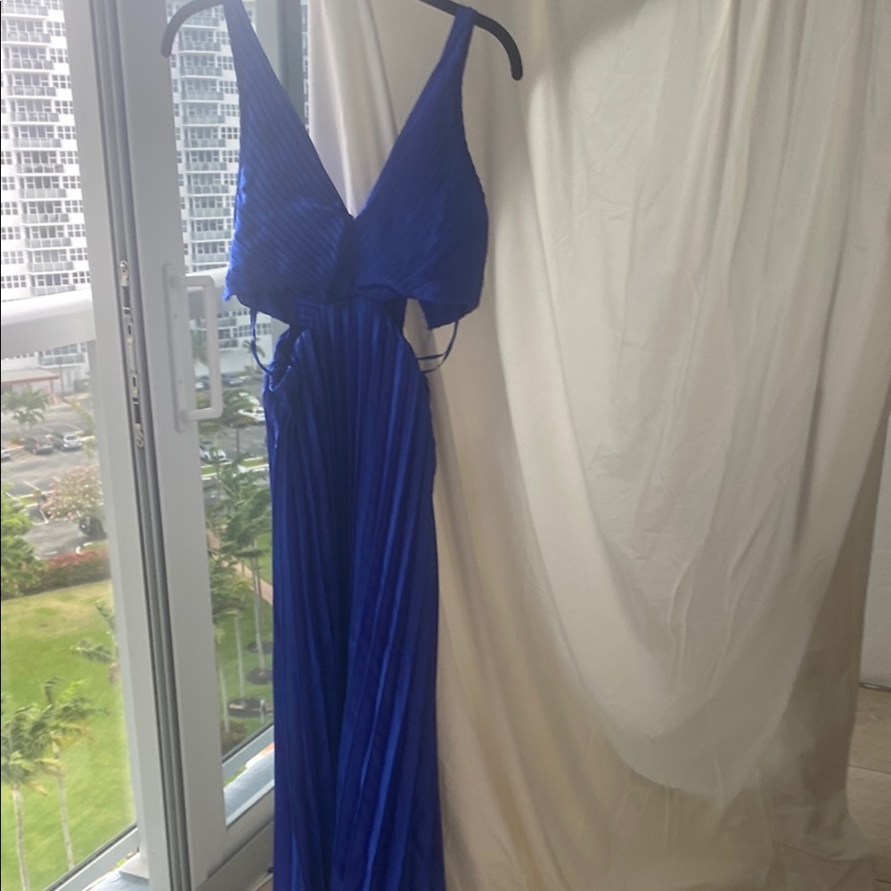 Sincerely Jules Blue Plunge Neck Blue Dress